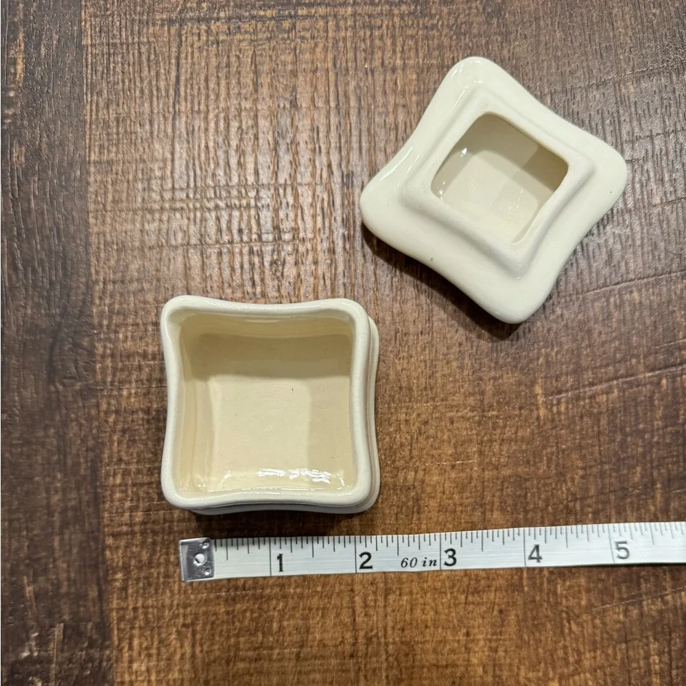 Curaco ceramic jewelry box